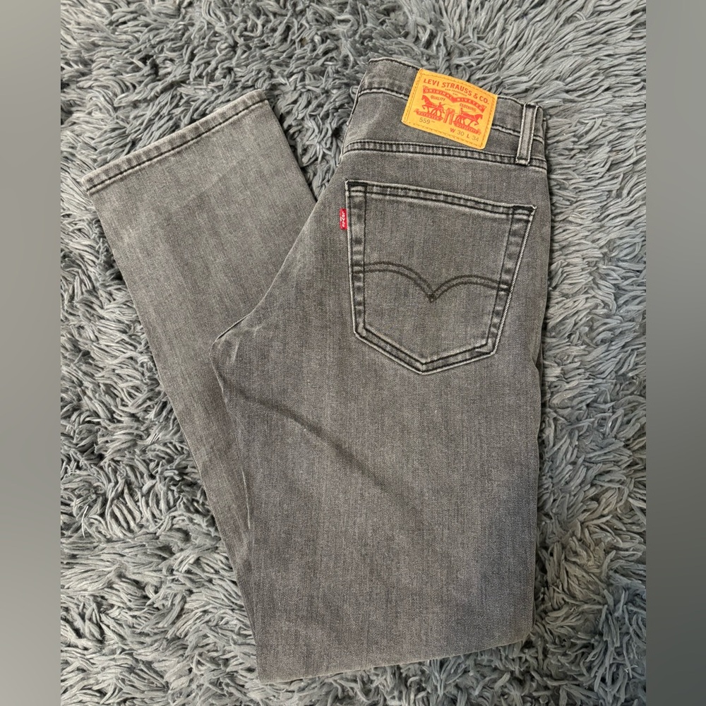 black washed levi pants